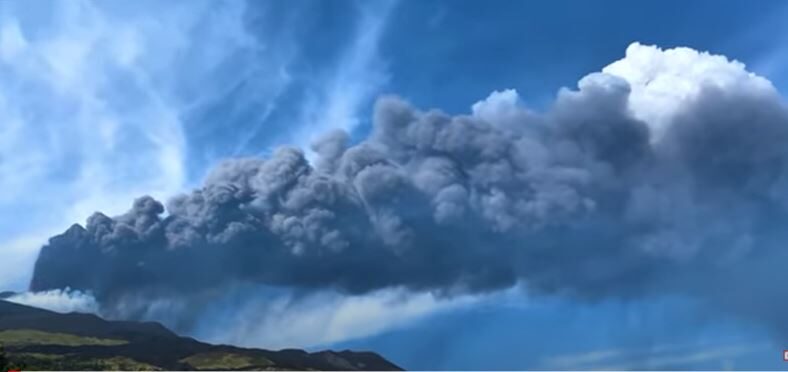 Mt Etna ash cloud