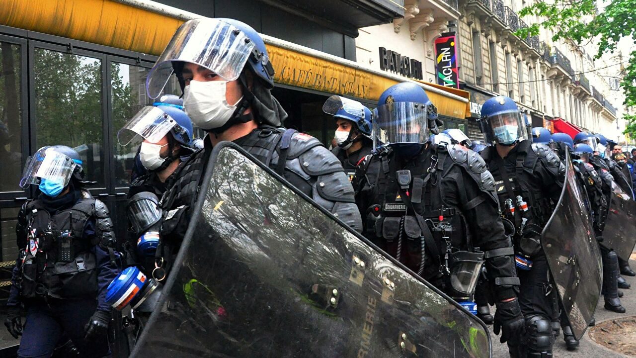 Lyon police