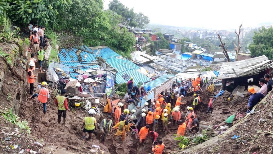 Corrimiento de tierras en Bombay, India.