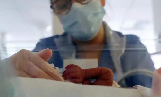 neonatal nurse premature baby