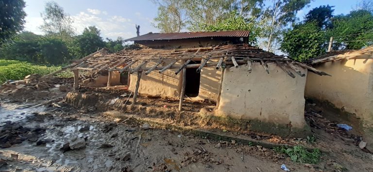 Más de 60 personas mueren,inundaciones,corrimientos de tierra,Nepal
