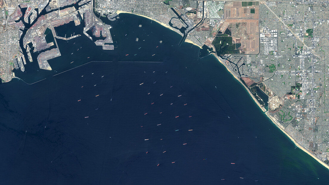 Container ships california