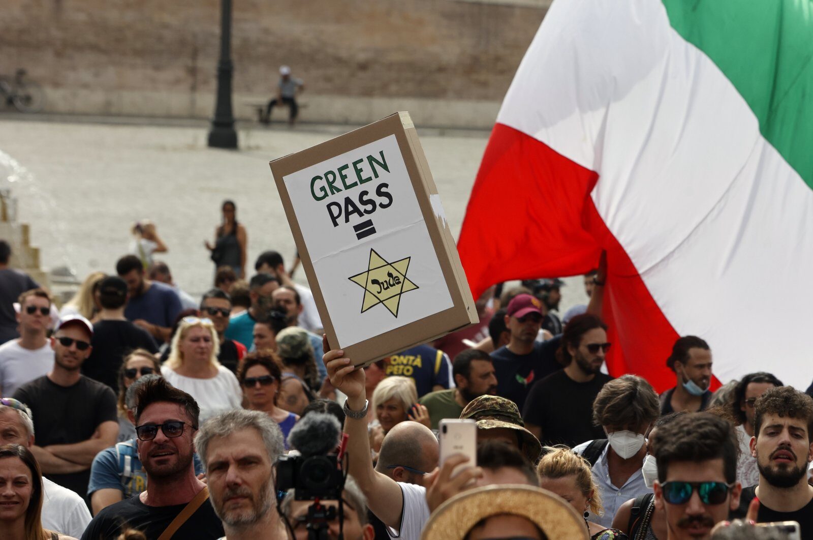rom italy green pass vaccination protest