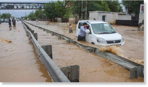 File image of a car stuck on the heavily waterlogged Delhi-Gurugram Expressway after rains in Gurugram