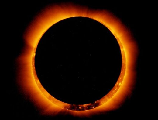 Clic para aumentar moon eclipse