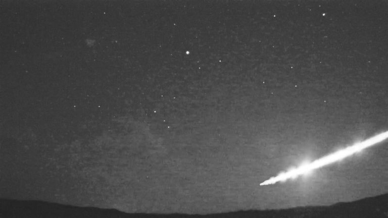 Brilliant meteor fireball over central Italy