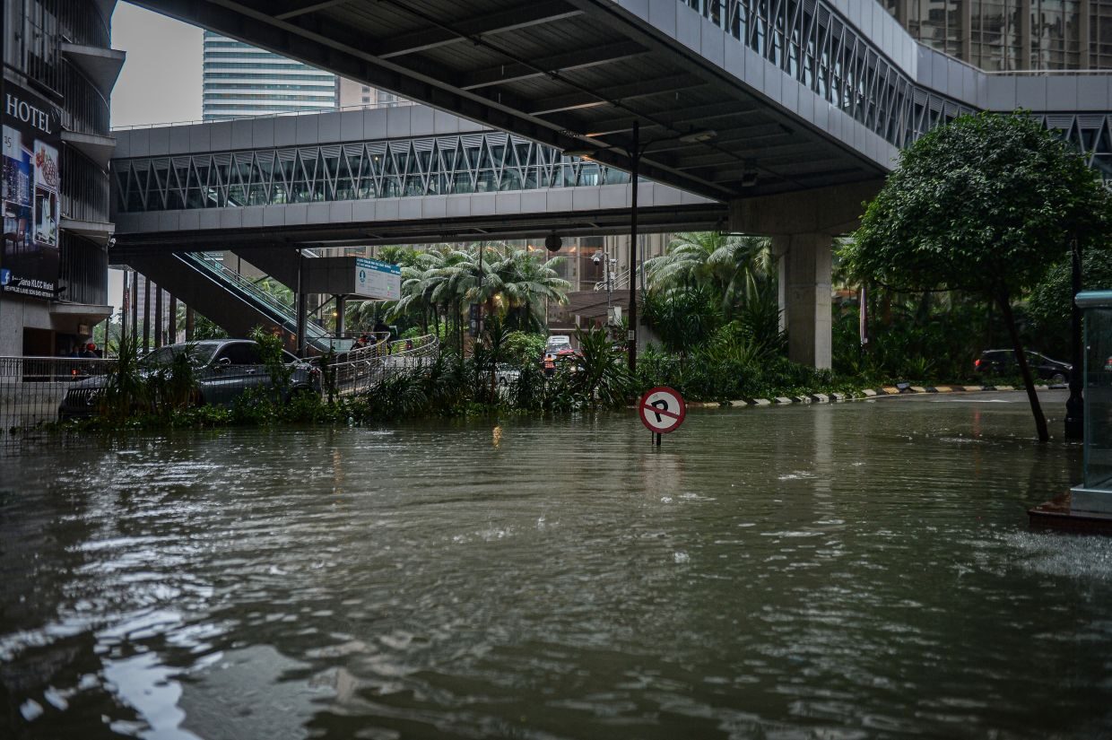 Bajo el agua,Jalan Kia Peng,Kuala Lumpur