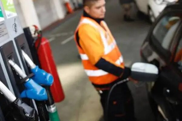 partidocracia,España,no toca,impuestos,carburantes,baja,Europa,escalada de precios
