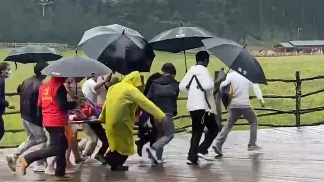 Lightning strike china