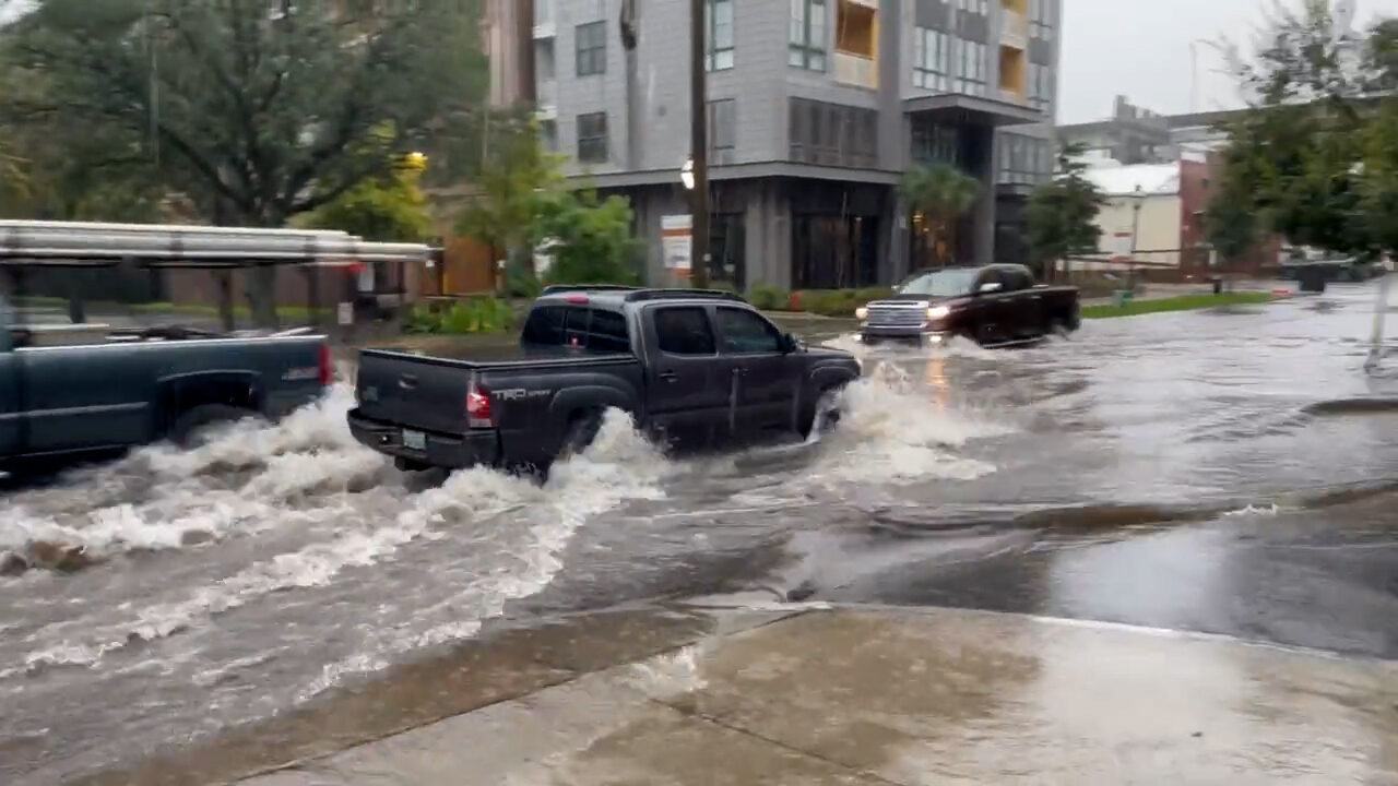 Flooding prompts road closures in downtown Charleston