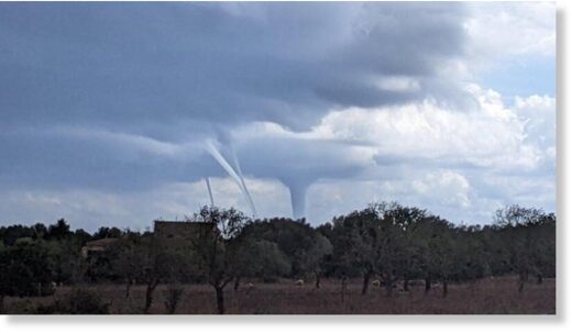 The waterspouts or marines tornadoes off Mallorca today.
