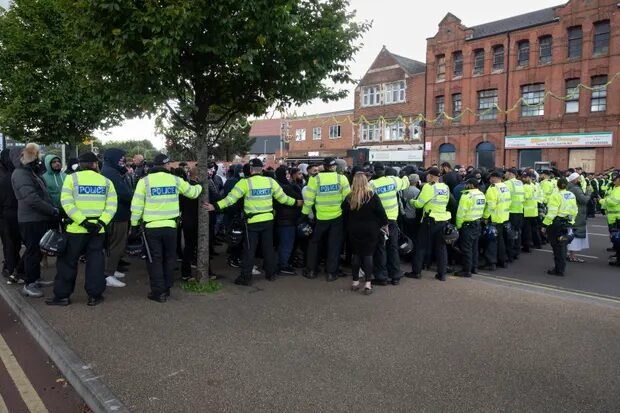 Muslim hindu uk clashes