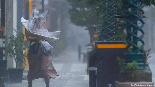 El tifón Nanmadol azotó fuertemente a Japón este fin de semana.