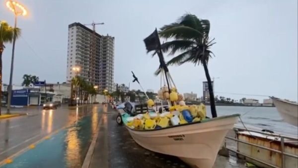 Clic para aumentar huracán categoría 1 en la escala Saffir-Simpson.