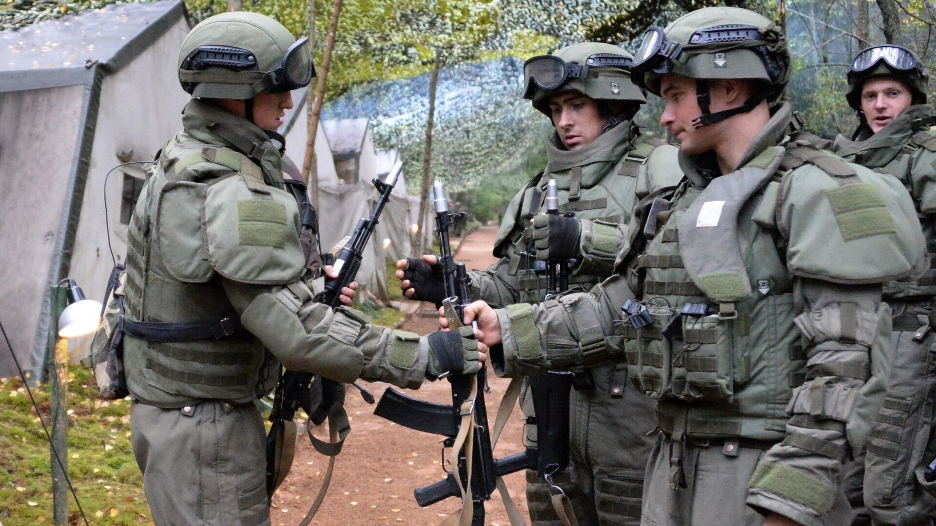 Russian soldiers