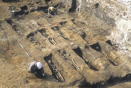 Excavación de las fosas de la peste en Londres