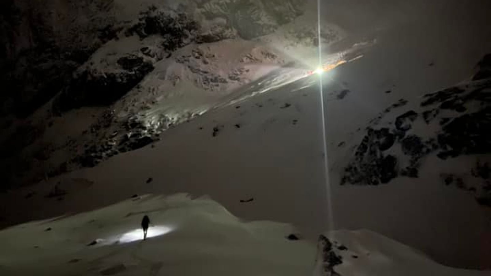 Rescuers were called after an avalanche on Ben