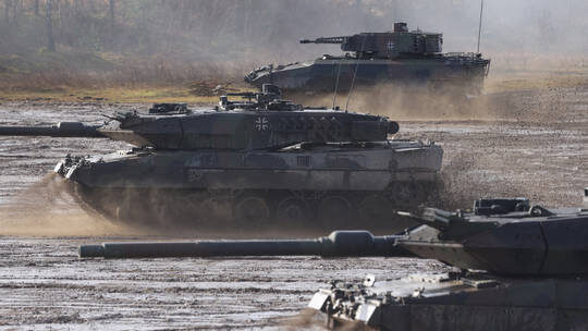 Leopard 2 battle tank