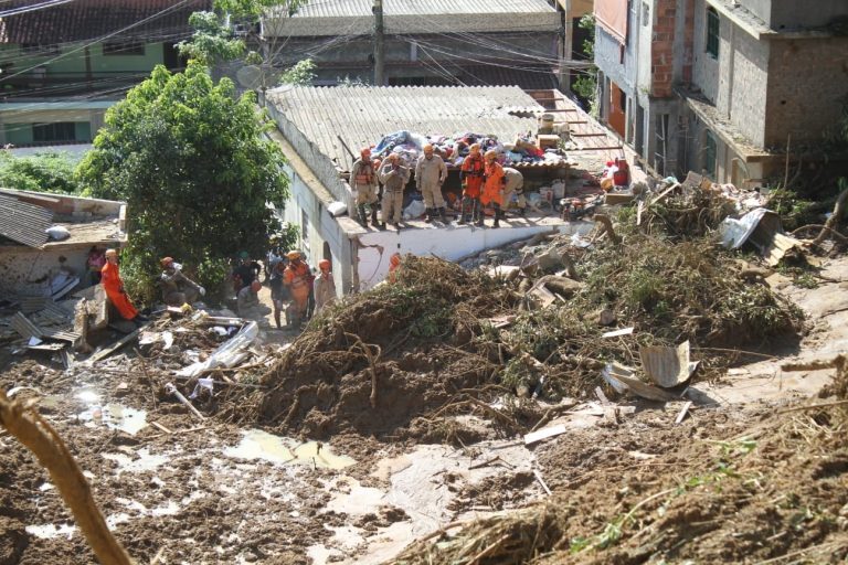 Landslide in São Gonçalo Brazil,