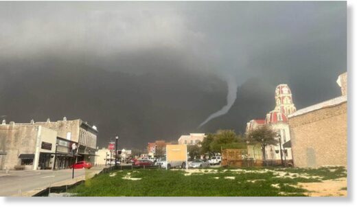 The tornado in Weatherford