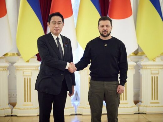 el primer ministro japonés, Fumio Kishida, y el presidente ucraniano ‎Volodimir Zelenski