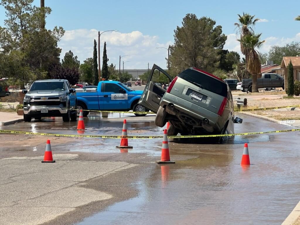 Sinkhole opens up below car in El Paso's Lower Valley