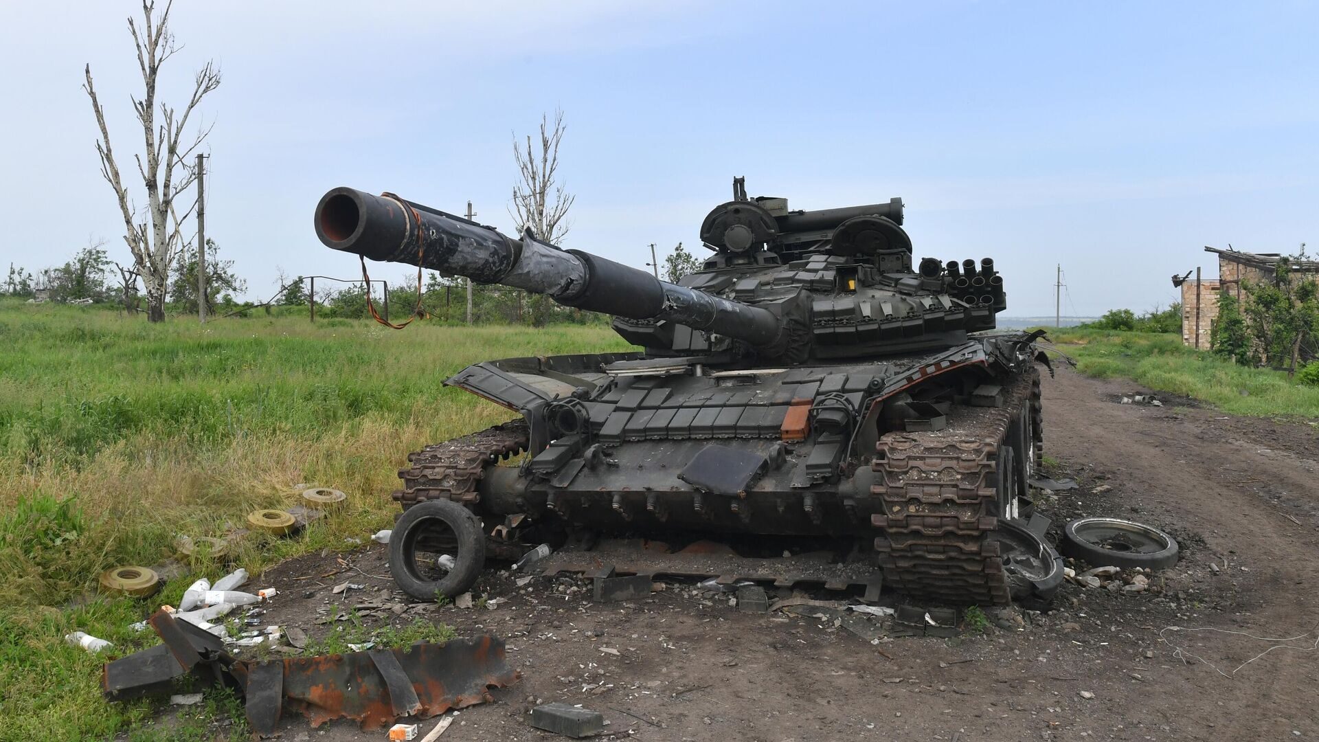 Ukrainian tank destroyed