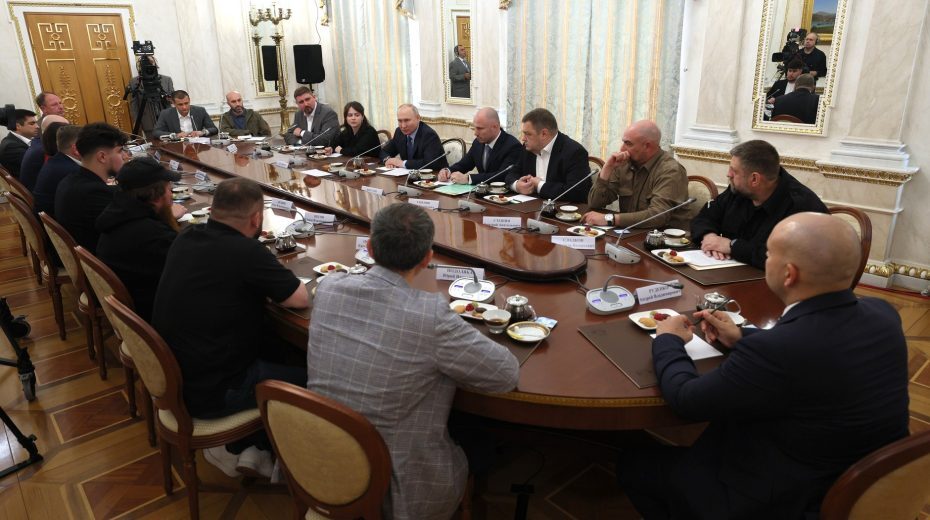 Putin Meeting Press