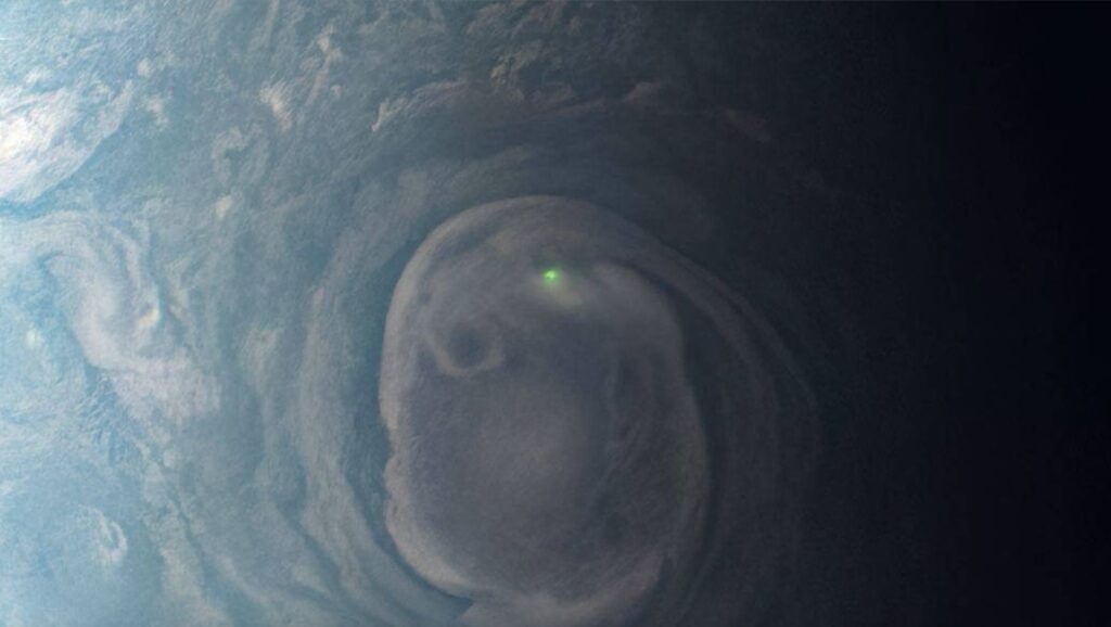 green flash jupiter north pole juno space probe