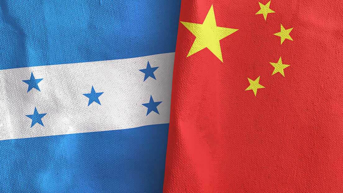 Banderas de Honduras y China