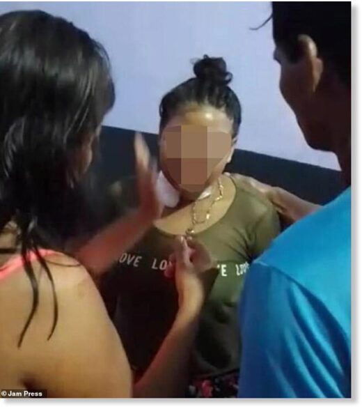 Clic para aumentar woman peru alien
