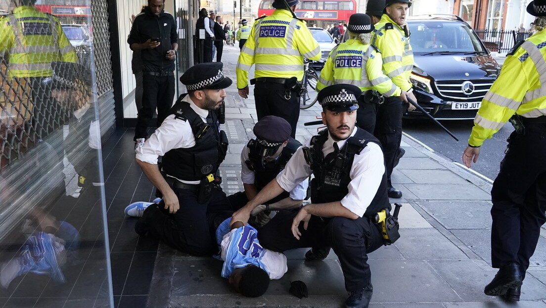 Oxford street arrest