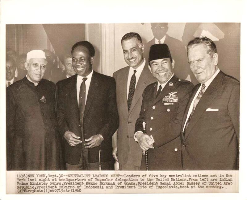 De izquierda a derecha: Nehru, Nkrumah, Nasser, Sukarno y Tito (Foto: Archivo)