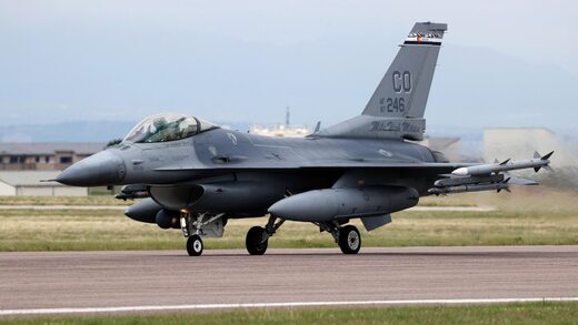 F-16. Usa