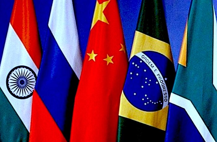 Clic para aumentar BRICS flags