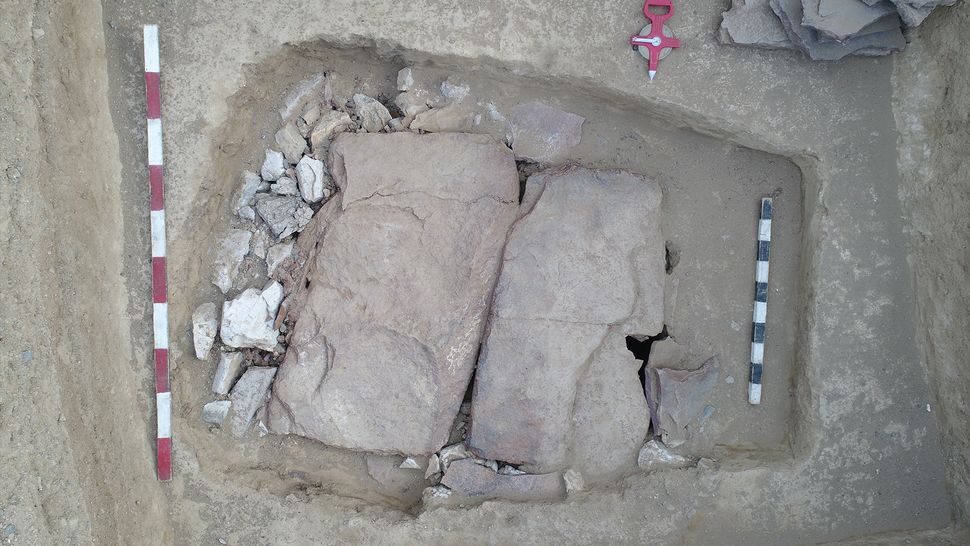 A close-up of the burial site at the center of the pyramid.