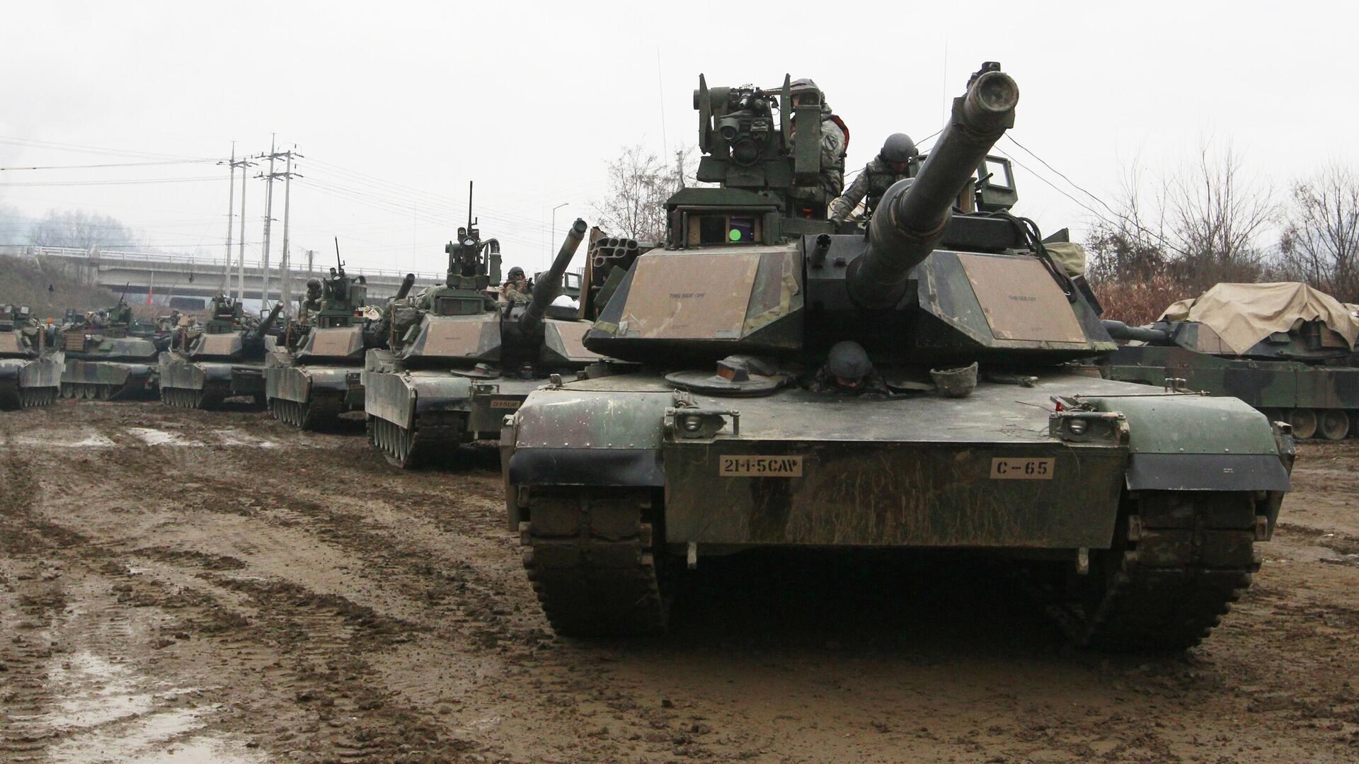 Abrams Tanks