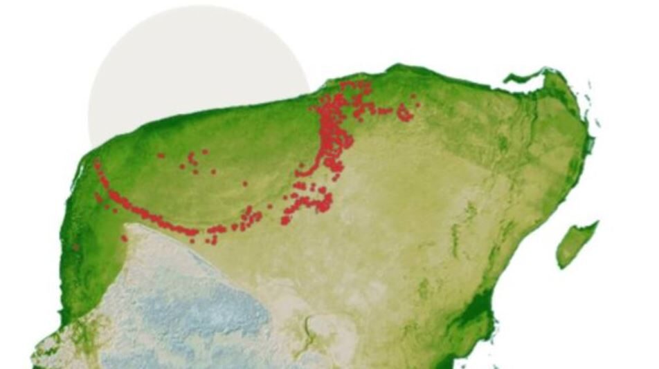 Los puntos rojos representan cada uno de los cenotes y el sombreado marca el cráter que dejó el asteroide. (Ilustración sobre imagen de la NASA)