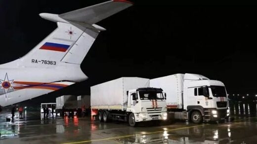 El vuelo, realizado por orden del presidente Vladímir Putin, transporta harina, azúcar, arroz y pastas.