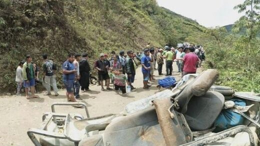 Los heridos, incluido el conductor del minibús, fueron trasladados hacia hospitales de Coroico y La Paz.