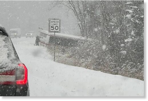 Heavy snow along Route 4 in Killington, Vt., on Tuesday.