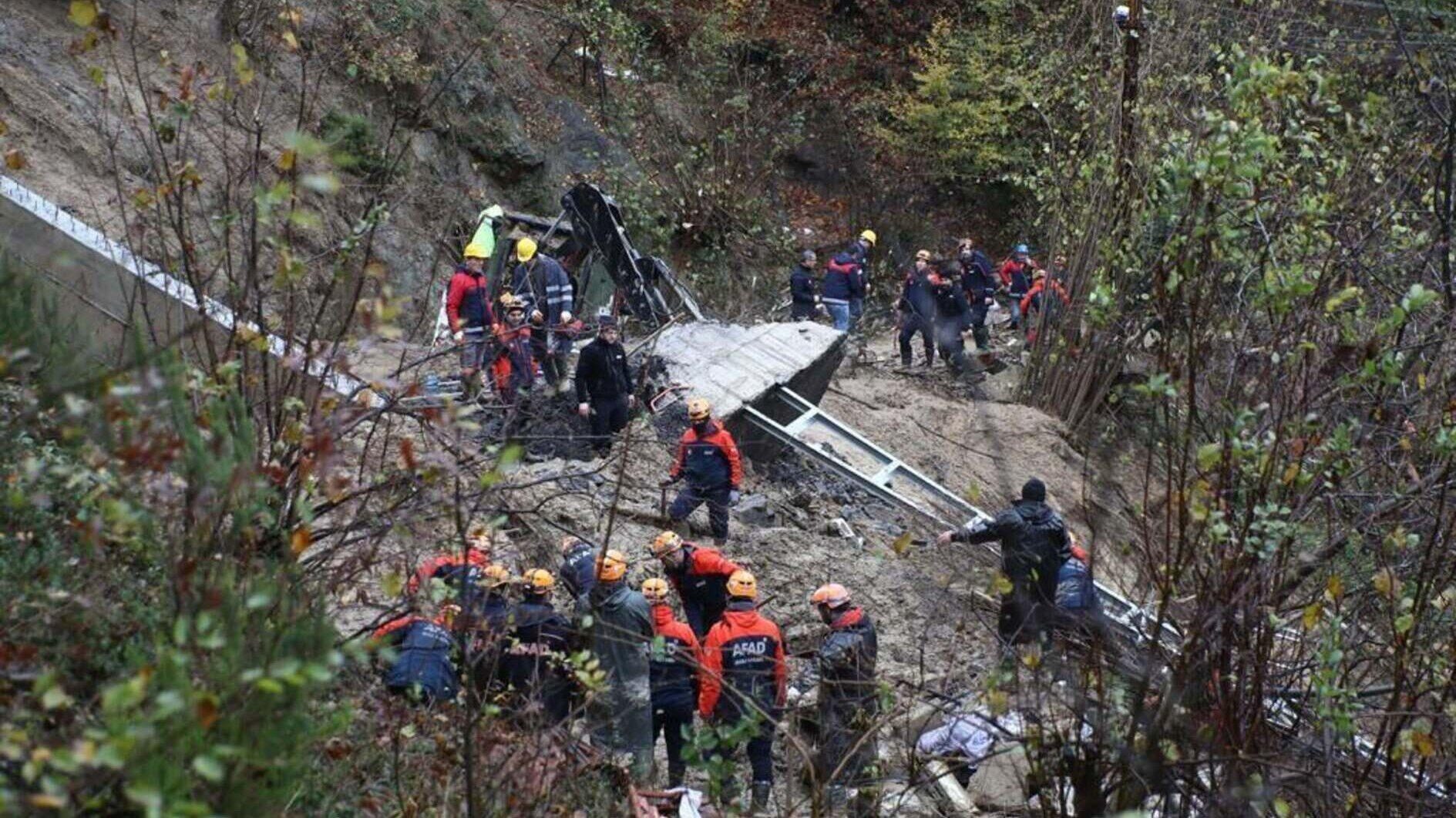 The dead bodies of two people who were trapped under the collapse of a two-story detached house due to landslide in the northwestern province of Zonguldak have been reached.