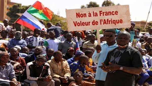 El presidente interino burkinés ha cuestionado la sinceridad de Francia en la cooperación, especialmente en la lucha contra el terrorismo.