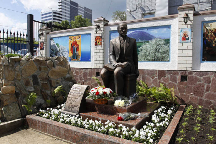 A monument to the philosopher Ivan Ilyin in Ekaterinburg.