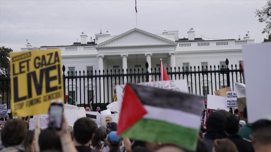 Una protesta propalestina frente a la Casa Blanca en contra de la guerra genocida israelí en Gaza.