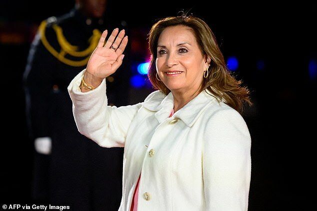 Clic para aumentar Dina Boluarte