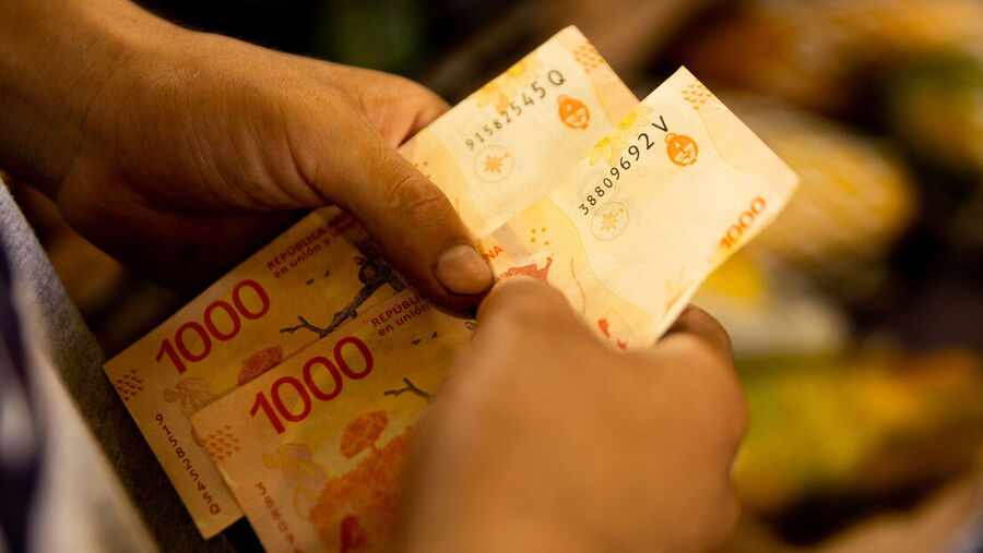 pesos argentinos