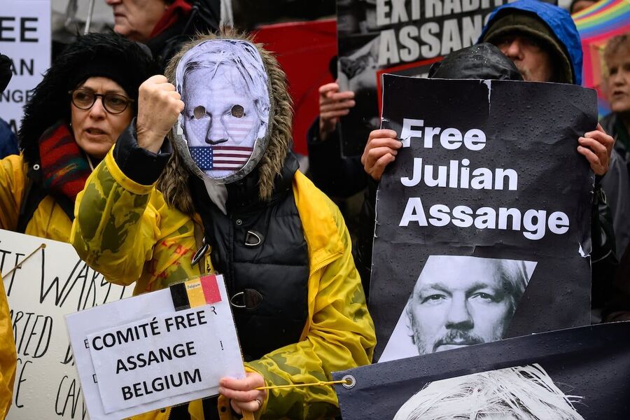 free julian assange
