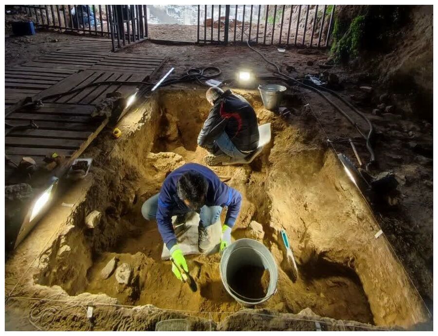 Clic para aumentar Ancient Cave