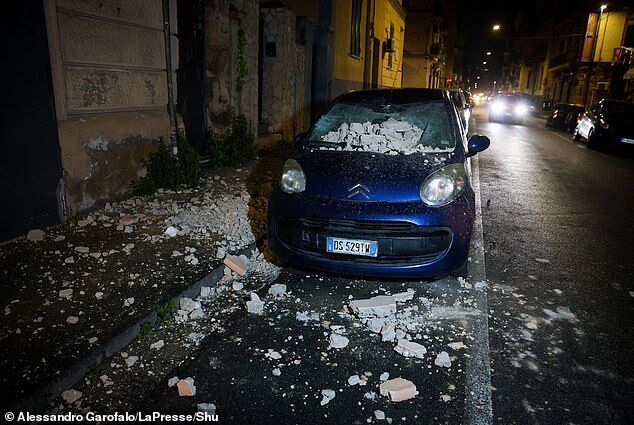 Clic para aumentar earthquake naples